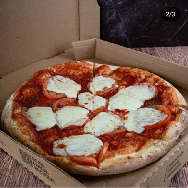 Margherita Pizza.