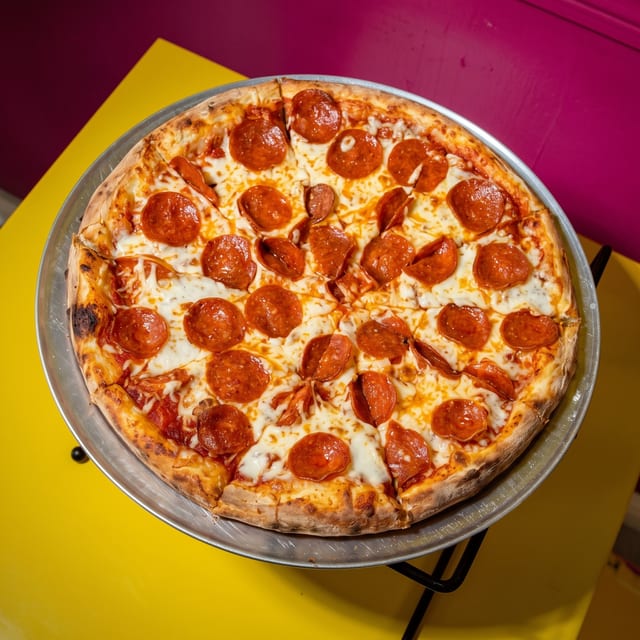 16" X-Large Pepperoni Pizza.